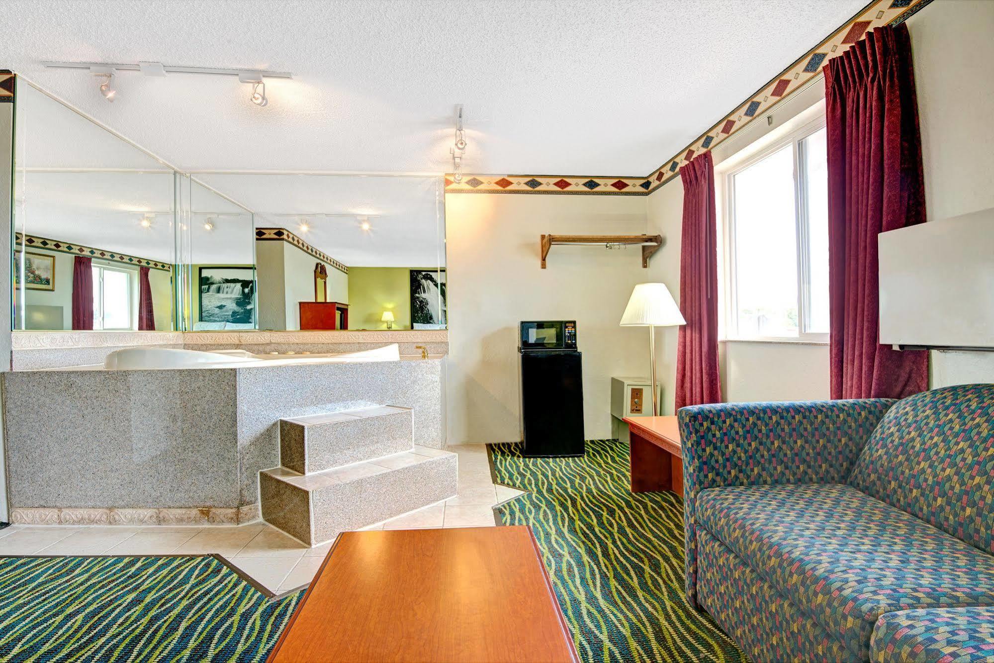 Super 8 By Wyndham Independence Kansas City Buitenkant foto